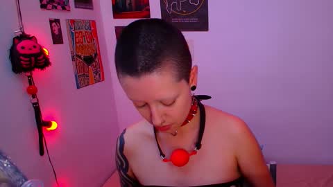 ravendarkness_ online show from March 1, 12:56 am