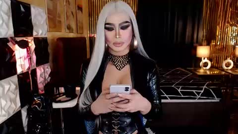 ravenmystiquex online show from June 29, 7:47 am