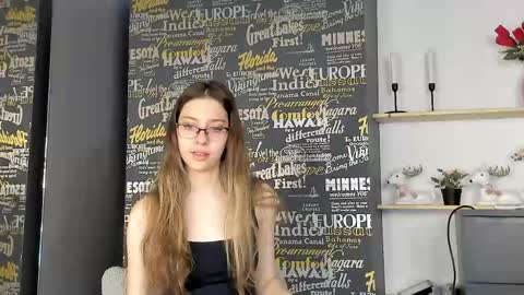 Snapshot of ravennbliss chatting on May 20, 5:46 am RavennBliss online show from May 20, 5:46 am