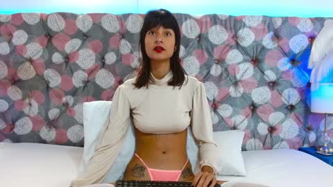 Snapshot of ravennocturne chatting on January 3, 1:47 pm Helena Viktoria Volkov online show from January 3, 1:47 pm