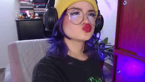 raventh_ online show from September 18, 3:58 pm