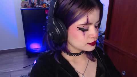 raventh_ online show from October 31, 11:44 am