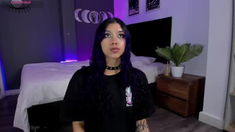 Snapshot of ravenwitch_ chatting on February 27, 9:14 pm Raven Witch online show from February 27, 9:14 pm