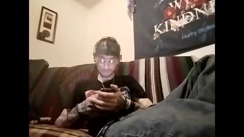 Snapshot of raver8142 chatting on December 11, 3:56 am Raver online show from December 11, 3:56 am