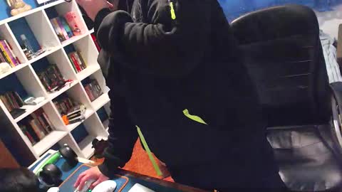 ravingr3d3 online show from March 2, 5:09 pm