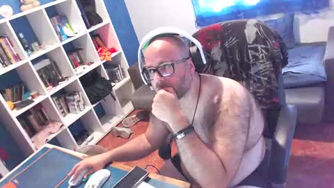ravingr3d3 online show from May 29, 10:57 am