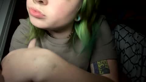 Snapshot of ravyn_xoxo chatting on February 4, 5:53 am Ravynn 3 online show from February 4, 5:53 am