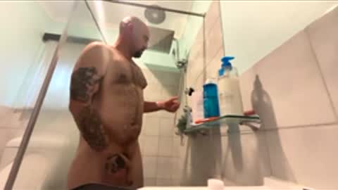 Down under guy online show from February 23, 5:05 am