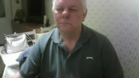 Snapshot of ray47 chatting on September 28, 11:10 pm ray47 online show from September 28, 11:10 pm