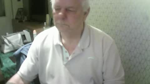 Snapshot of ray47 chatting on October 23, 10:30 pm ray47 online show from October 23, 10:30 pm