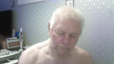 Snapshot of ray477 chatting on July 7, 10:36 pm ray477 online show from July 7, 10:36 pm