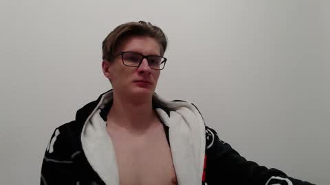 Snapshot of ray_booy chatting on December 4, 10:41 pm Ray Booy online show from December 4, 10:41 pm