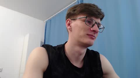 Snapshot of ray_booy chatting on October 4, 1:20 pm Ray Booy online show from October 4, 1:20 pm