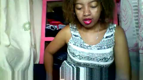 Snapshot of rayana_69 chatting on May 12, 7:16 am rayana_69 online show from May 12, 7:16 am