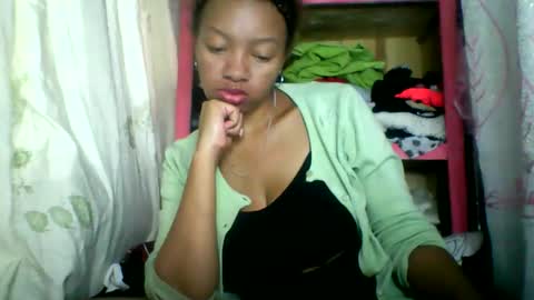 Snapshot of rayana_69 chatting on May 24, 1:05 pm rayana_69 online show from May 24, 1:05 pm