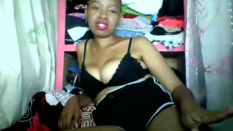 Snapshot of rayana_69 chatting on May 27, 3:20 pm rayana_69 online show from May 27, 3:20 pm