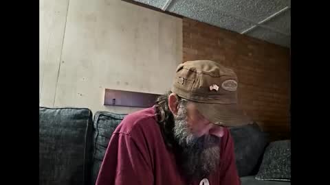 Snapshot of raybob252000 chatting on October 16, 7:53 am raybob252000 online show from October 16, 7:53 am