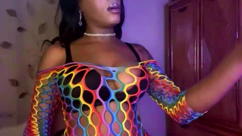 Raye Millian online show from May 10, 11:54 pm