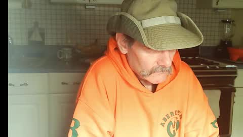 Ray online show from February 6, 11:41 pm