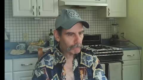 Snapshot of raylene4u2 chatting on June 7, 4:33 pm Ray online show from June 7, 4:33 pm