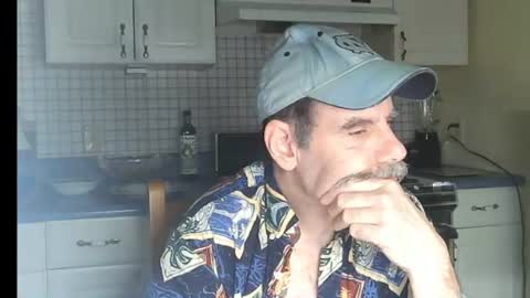 Snapshot of raylene4u2 chatting on June 12, 9:19 am Ray online show from June 12, 9:19 am