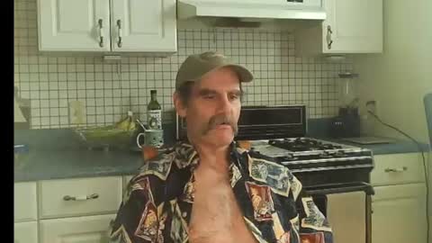 Snapshot of raylene4u2 chatting on July 6, 4:42 pm Ray online show from July 6, 4:42 pm