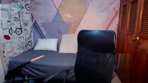 Snapshot of raylin_escobar chatting on May 2, 3:17 pm raylin_escobar online show from May 2, 3:17 pm