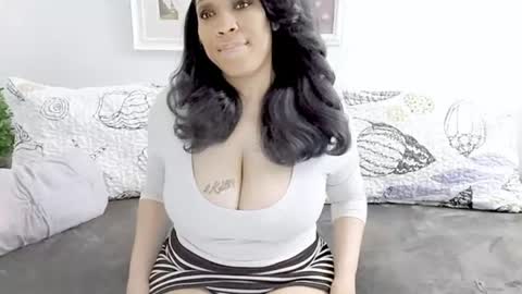 rayne woods online show from June 21, 9:01 am