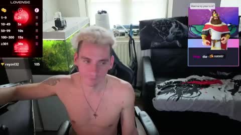 Rayzel White online show from May 11, 4:04 pm