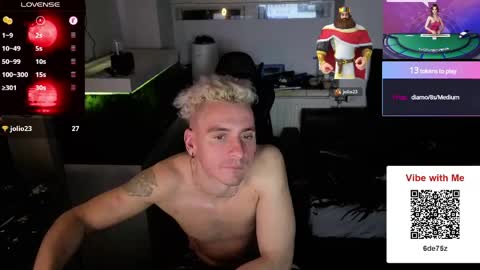 Rayzel White online show from May 13, 1:25 am