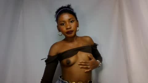 Snapshot of razafindrasoa chatting on June 18, 9:14 am razafindrasoa online show from June 18, 9:14 am