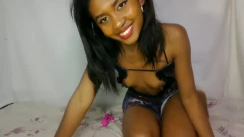 Snapshot of razafindrasoa chatting on June 24, 8:19 pm razafindrasoa online show from June 24, 8:19 pm