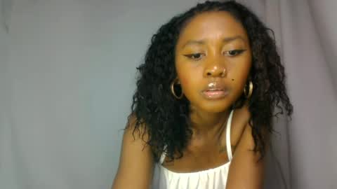 Snapshot of razafindrasoa chatting on June 29, 10:26 am razafindrasoa online show from June 29, 10:26 am