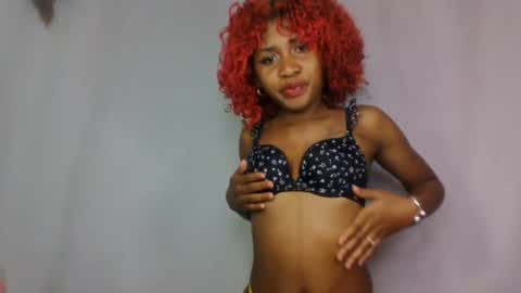 Snapshot of razafindrasoa chatting on July 27, 6:37 pm razafindrasoa online show from July 27, 6:37 pm