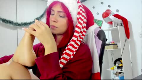 Snapshot of rea_winry chatting on December 26, 3:38 am Rea online show from December 26, 3:38 am