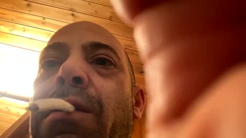 Snapshot of readyforu81 chatting on April 1, 8:15 am readyforu81 online show from April 1, 8:15 am