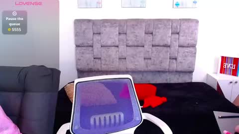 Snapshot of realbadbxtch_ chatting on May 24, 9:53 pm realbadbxtch_ online show from May 24, 9:53 pm