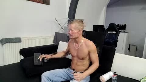 Snapshot of reallyman7 chatting on December 6, 3:08 am Ask me online show from December 6, 3:08 am