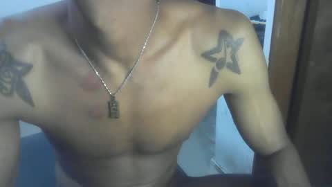 Snapshot of realmenol24k chatting on July 9, 2:37 am SexyFlacko online show from July 9, 2:37 am
