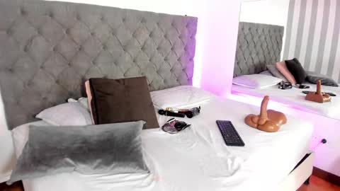 Snapshot of rebeca_cortez1 chatting on March 3, 6:48 am I invite you to my birthday on November 3th online show from March 3, 6:48 am