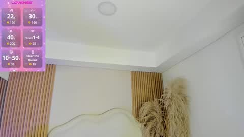 rebeca_taylor_ online show from March 15, 12:22 pm