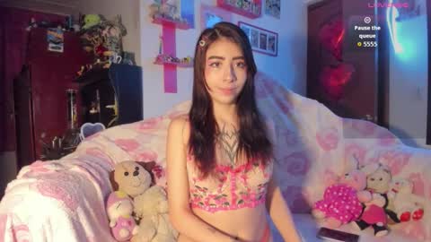 Snapshot of rebecahart chatting on February 14, 5:59 am Rebecca online show from February 14, 5:59 am