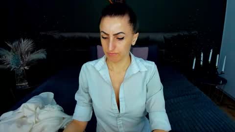 rebecca_diamonds online show from February 9, 6:39 am