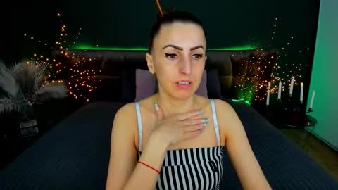 rebecca_diamonds online show from March 17, 6:28 am