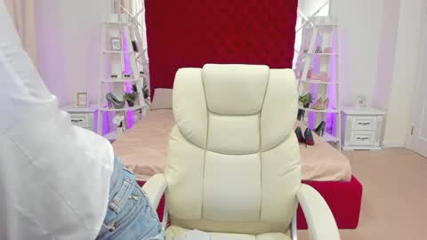 rebecca_diamonds online show from April 1, 5:52 am