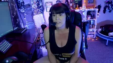 Snapshot of rebeccalovexxx chatting on April 9, 5:40 pm Rebecca Love online show from April 9, 5:40 pm