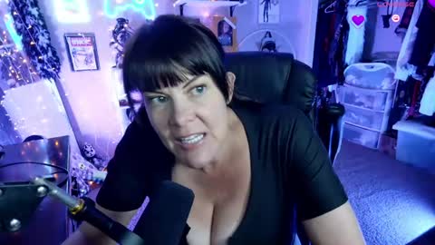 Snapshot of rebeccalovexxx chatting on May 28, 9:45 pm Rebecca Love online show from May 28, 9:45 pm