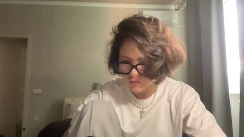 Snapshot of rebeccatumbleson chatting on October 20, 1:00 pm Rebecca online show from October 20, 1:00 pm