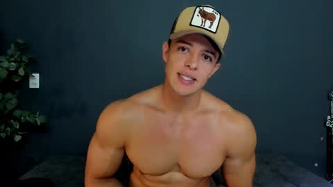 twitter REECET26 instagram RECCETAYLOR online show from December 3, 1:46 am