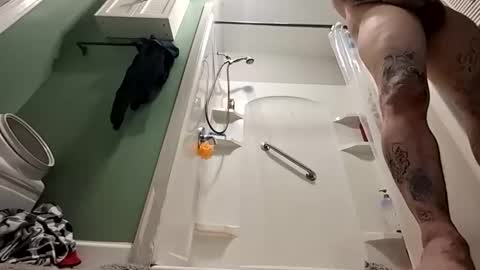 Snapshot of recka810 chatting on November 19, 2:55 am recka810 online show from November 19, 2:55 am